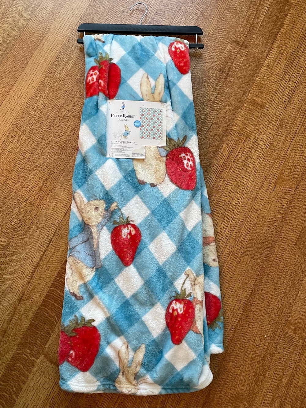 Peter Rabbit Beatrix Potter Strawberry Soft Plush Throw Blanket 50x70 Blue White - Picture 10 of 13
